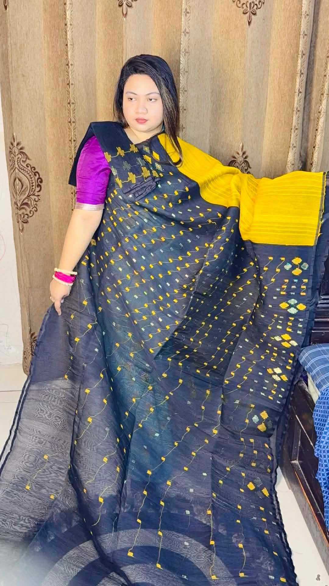 প্রিমিয়াম ৬০ কাউন্ট অরিজিনাল ঢাকাই জামদানি শাড়ি