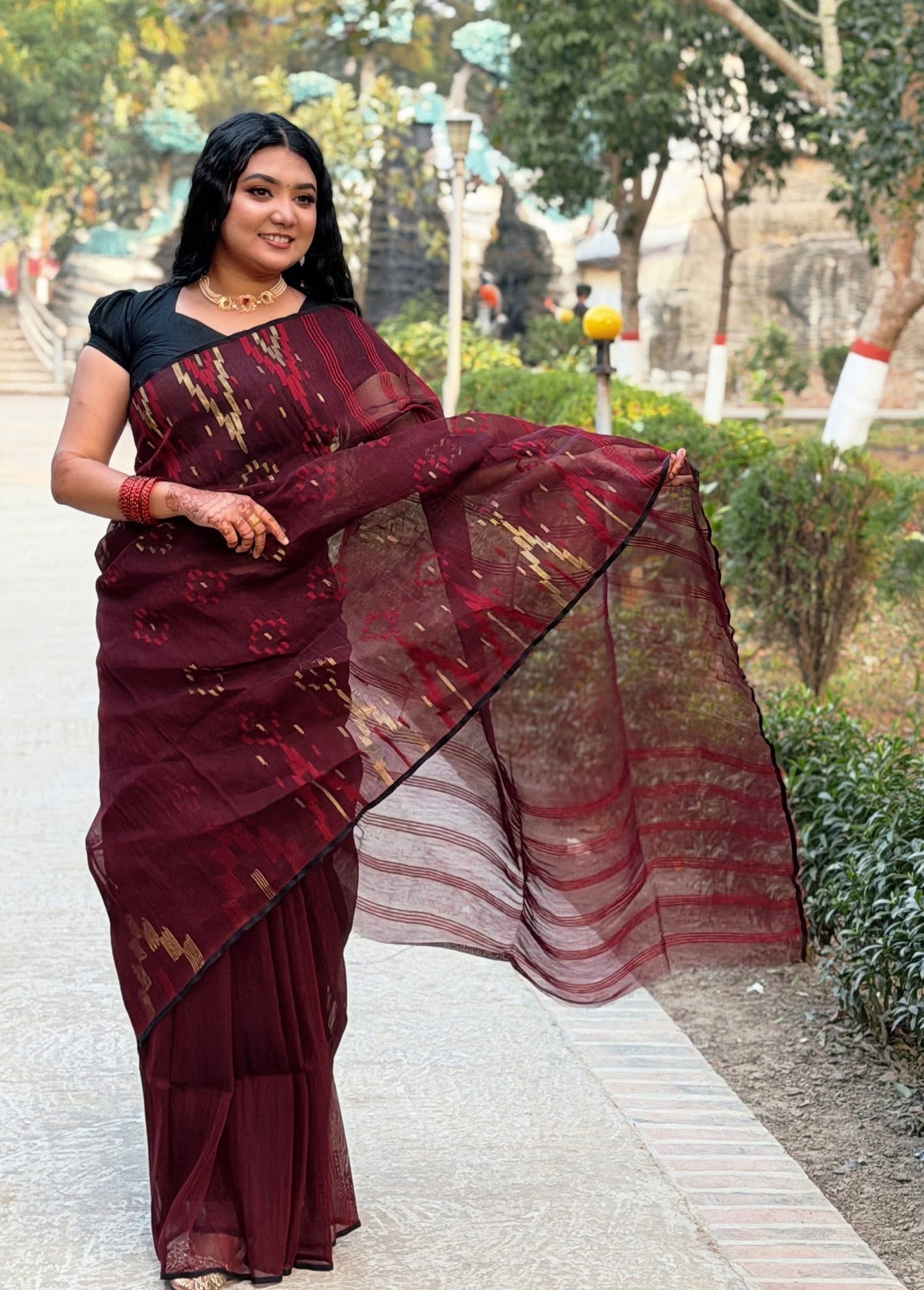 এক্সক্লুসিভ ৫৫ কাউন্ট অরিজিনাল ঢাকাই জামদানি শাড়ি