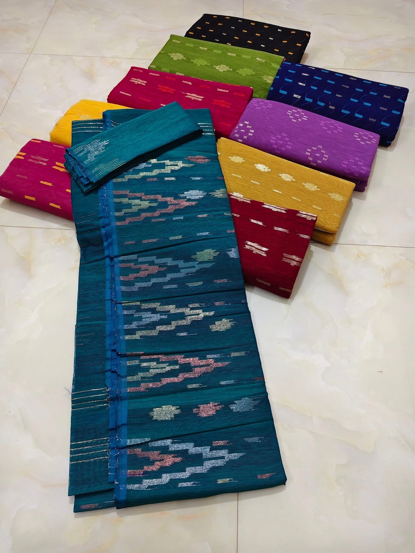 এক্সক্লুসিভ ৫৫ কাউন্ট অরিজিনাল ঢাকাই জামদানি শাড়ি