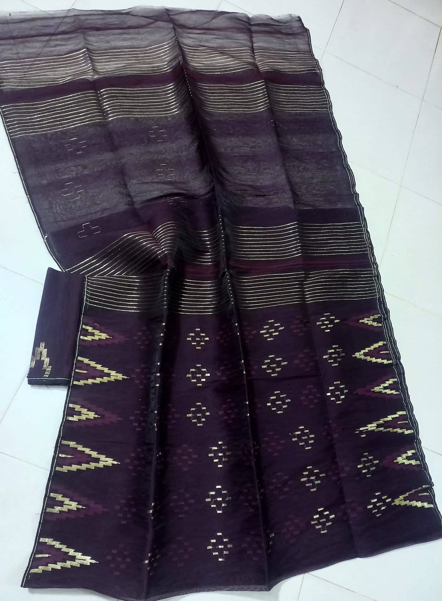 এক্সক্লুসিভ ৫৫ কাউন্ট অরিজিনাল ঢাকাই জামদানি শাড়ি